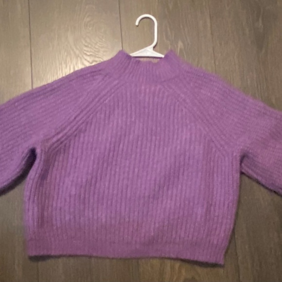 Sweaters - Picture 3 of 4